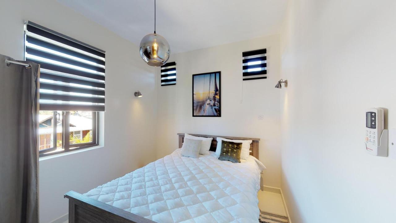 Penthouse - Private Roof Terrace - Sea & Mountain View Appartement Grand Bay Buitenkant foto